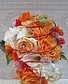 W021  Strauß in orange mit Rosen und Draht